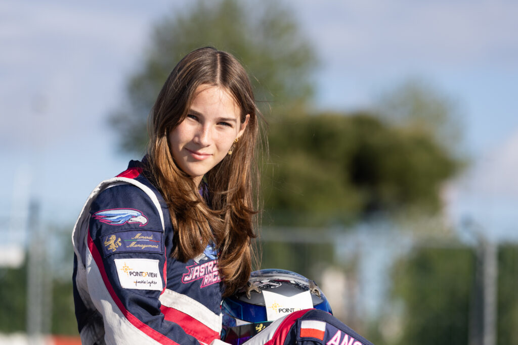 Julia Angelard