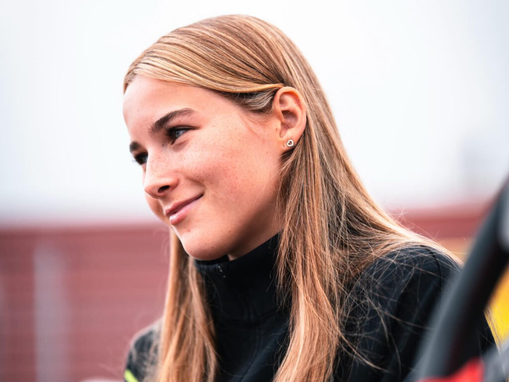 Julia Angelard
